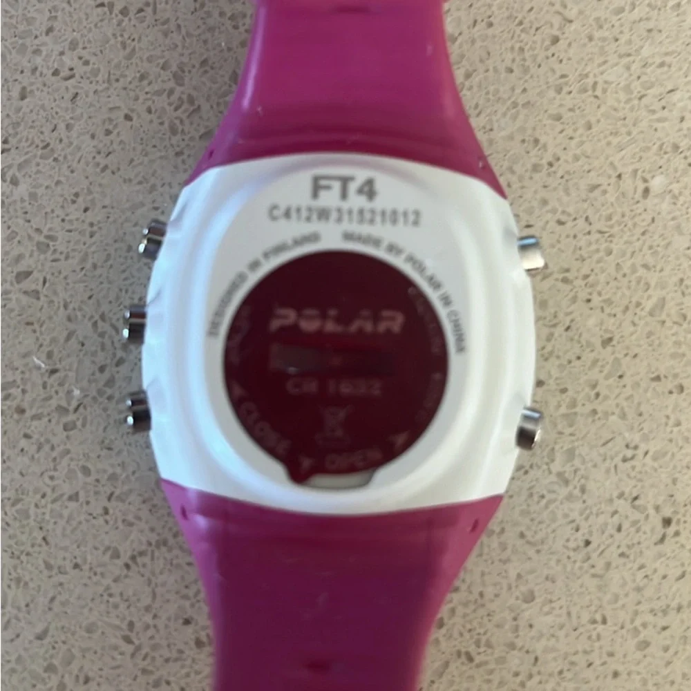 Polar‎ F4
